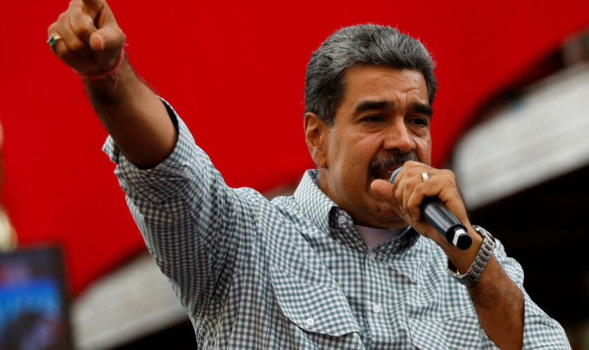 Venezuela : l’exil du rival de Nicolás Maduro “est une défaite de l’opposition”