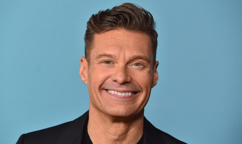 Ryan Seacrest debuts as new host of ‘Wheel of Fortune’