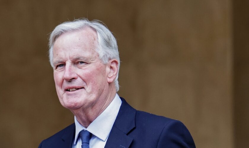 Le nouveau premier ministre Michel Barnier à Matignon pour la passation de pouvoir, le 5 septembre 2024 à Paris