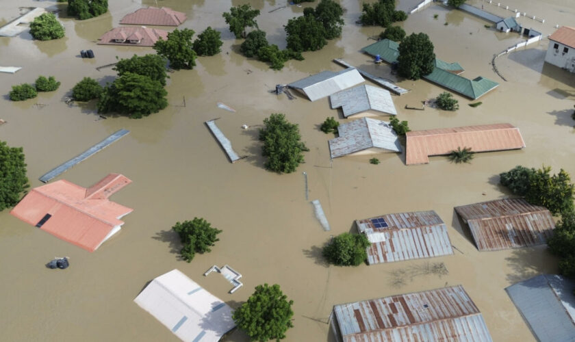 Au Nigeria, des inondations massives font plusieurs dizaines de morts et plus de 400 000 déplacés