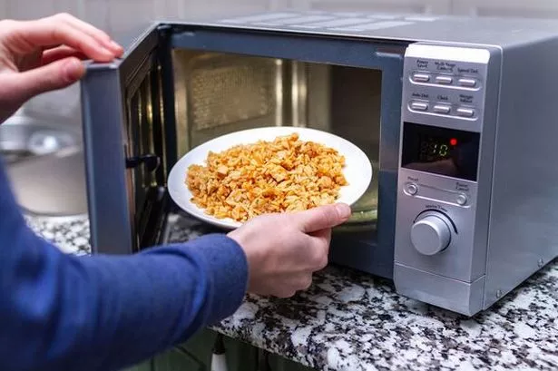 Woman's glass hack stops food from going soggy when reheating in microwave