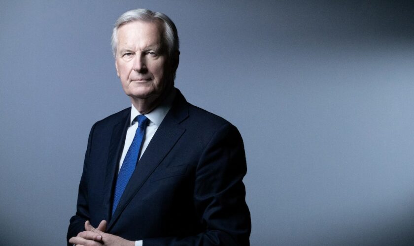 Michel Barnier, alors négociateur en chef de l'Union européenne pour le Brexit, pose le 11 mai 2021 à Paris