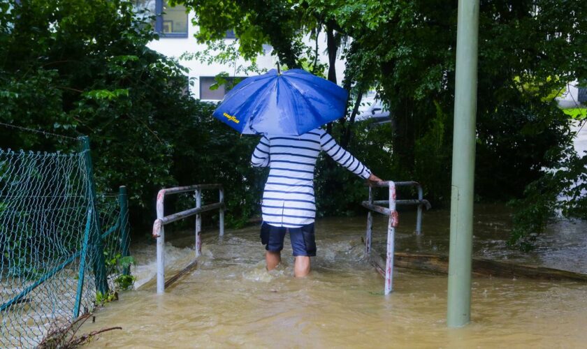 Hochwasser: Gerade noch Hitzewelle, jetzt kommen Schnee und Dauerregen