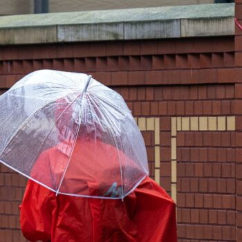 Wetter am Wochenende: Deutscher Wetterdienst warnt vor Sturm, Dauerregen und Schnee