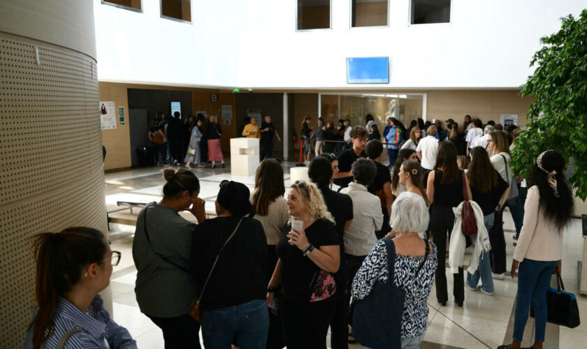 Au procès des viols de Mazan, le public féminin vient en masse : « Gisèle Pelicot, ça pourrait être moi »