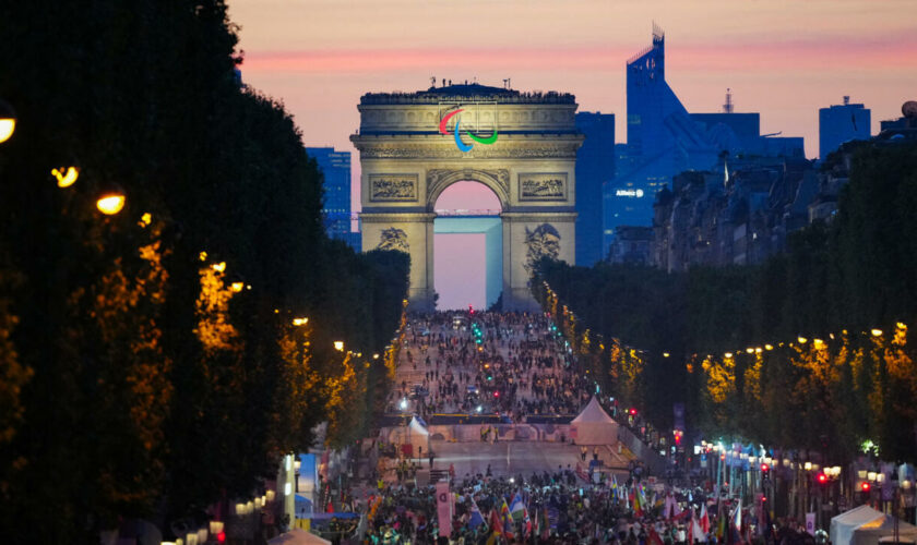 JO de Paris 2024 : dernière fête sur les Champs-Élysées pour célébrer les athlètes français