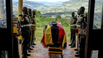 Ouganda : des funérailles poignantes pour l’athlète Rebecca Cheptegei, brûlée à mort par son compagnon