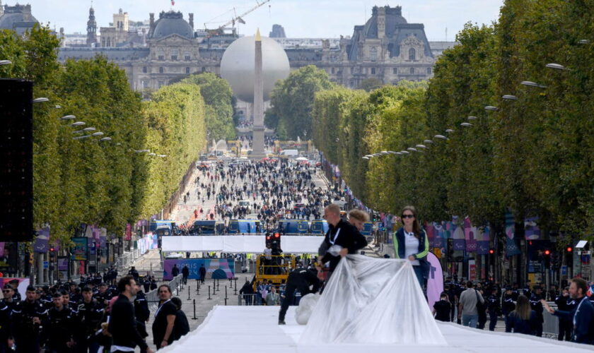 EN DIRECT - JO de Paris 2024 : la parade des champions sur les Champs-Elysées, un dernier au revoir olympique