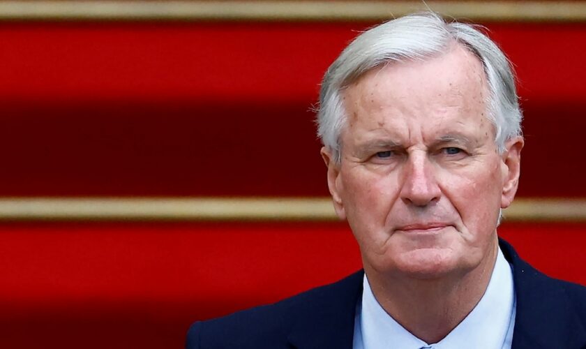 Le nouveau premier ministre Michel Barnier à Matignon pour la passation de pouvoir, le 5 septembre 2024 à Paris