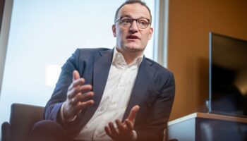 „Leider haben einige ehemalige VW-Lenker alles auf die Elektroauto-Karte gesetzt“, meint Jens Spahn