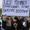 "Femme, Vie, Liberté" : des centaines de manifestants à Paris, 34 détenues en grève de la faim en Iran