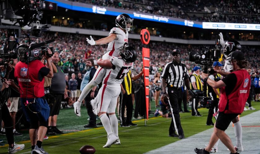 Flawless final drive propels Atlanta Falcons past Philadelphia Eagles 22-21