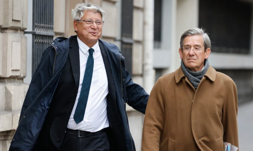 Le président de la commission des Finances de l'Assemblée nationale, Eric Coquerel (LFI), et le rapporteur général Charles de Courson (Liot) se sont dit "en colère" après être ressortis bredouilles mardi 17 septembre de Matignon.