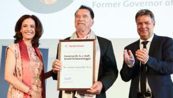 Berlin: Schwarzenegger erhält Ehrendoktortitel der Hertie School