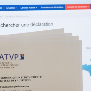 Une photo prise le 24 juillet 2014 montrant une déclaration d'intérêts à remplir sur le site de la Haute Autorité pour la transparence de la vie publique (HATVP).