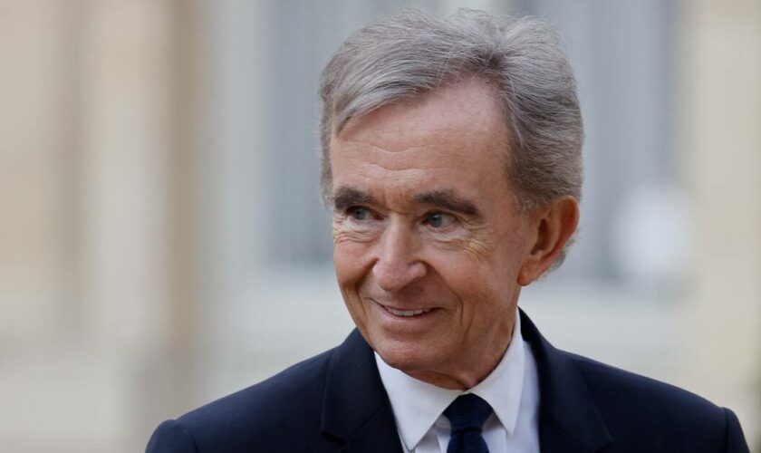 Quand Bernard Arnault tente d’interdire aux équipes de LVMH de parler à certains médias