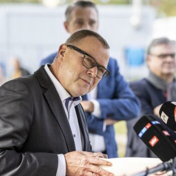 Migrationspolitik: Brandenburgs Innenminister will bestehendes Asylrecht abschaffen