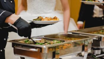 Wedding caterer defended after canceling on couple two weeks before ceremony