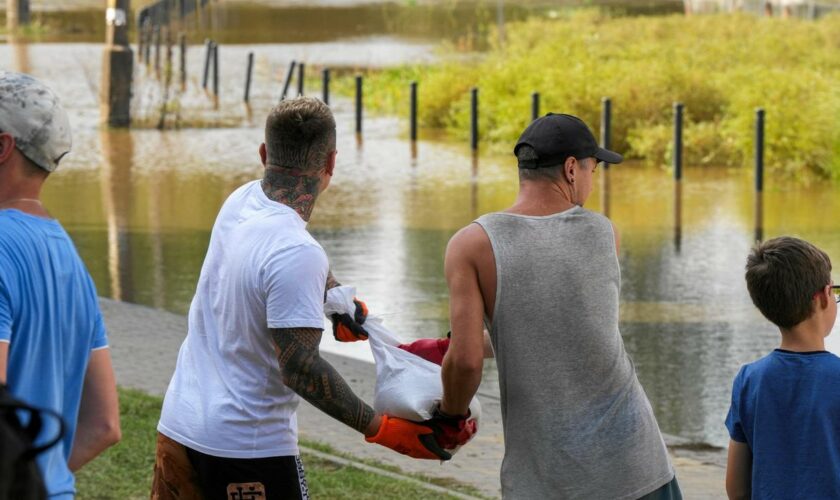 Hochwasser: Flutwelle erreicht Wrocław in Polen