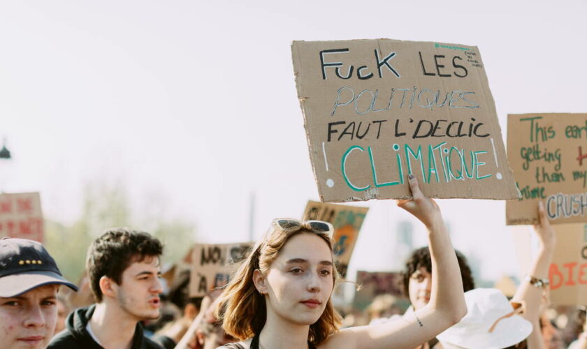 Grève pour le climat : après les actions spectaculaires, les jeunes militants réinvestissent la rue ce vendredi