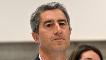 François Ruffin pendant l'annonce des résultats du second tour des législatives, le 7 juillet 2024 à Flixecourt, dans la Somme