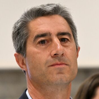 François Ruffin pendant l'annonce des résultats du second tour des législatives, le 7 juillet 2024 à Flixecourt, dans la Somme