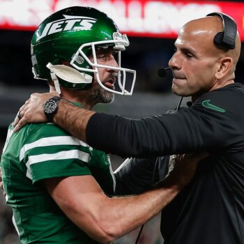 Aaron Rodgers explains why he rejected Robert Saleh’s hug in Jets home-opening win