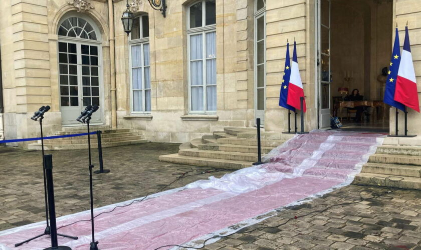 Gouvernement Barnier : ces rares fois où un exécutif a été annoncé un week-end