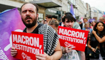 Manifestation «contre le gouvernement Macron-Barnier» : à Paris, le défilé d’une gauche frustrée, en rangs clairsemés