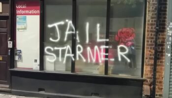 Jail Starmer graffiti