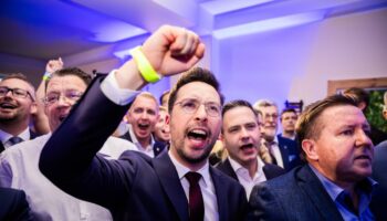 AfD-Anhänger grölen Song auf Wahlparty – „Wir schieben sie alle ab“