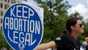 Judge temporarily halts Tennessee law banning adults from helping minors get abortion without parental consent