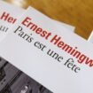 Photo prise le 20 novembre 2015 à Paris du livre "Paris est une fête" d'Ernest Hemingway