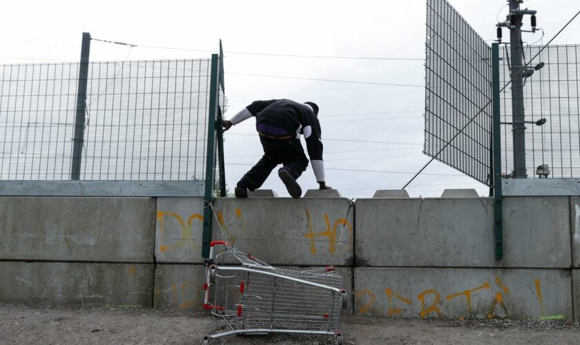 Frankreich : Französische Regierung will härtere Linie bei Migration