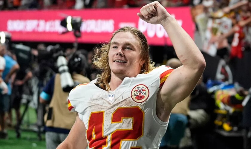 Chiefs' Carson Steele picks playing in NFL 'every day of the week' as family watches from sister's wedding