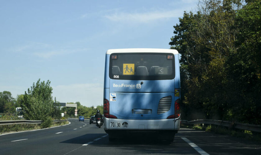 En Seine-et-Marne, deux adolescents hospitalisés et 12 autres blessés dans un accident de car scolaire