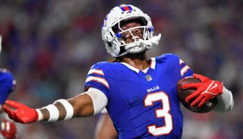 Bills' Damar Hamlin records 1st career interception, sets up another TD vs Jaguars