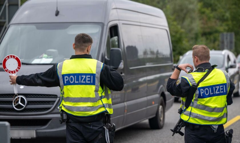 Kontrollen an deutschen Grenzen: Neue Grenzkontrollen sind laut Polizeigewerkschaft kaum wirksam