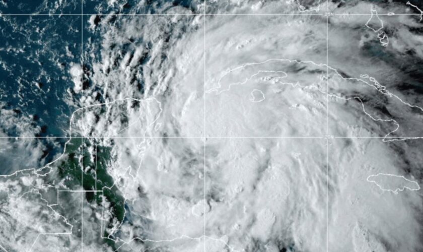 Tropical Storm Helene live updates: Warnings issued as Florida braces for major hurricane strike