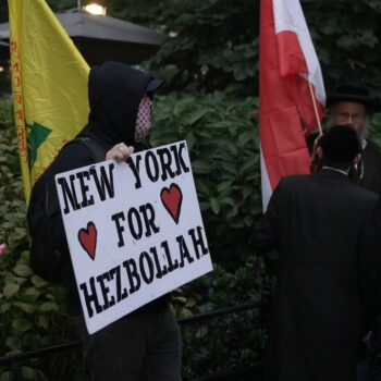 New York anti-Israel rally at UN features sign supporting terror group Hezbollah