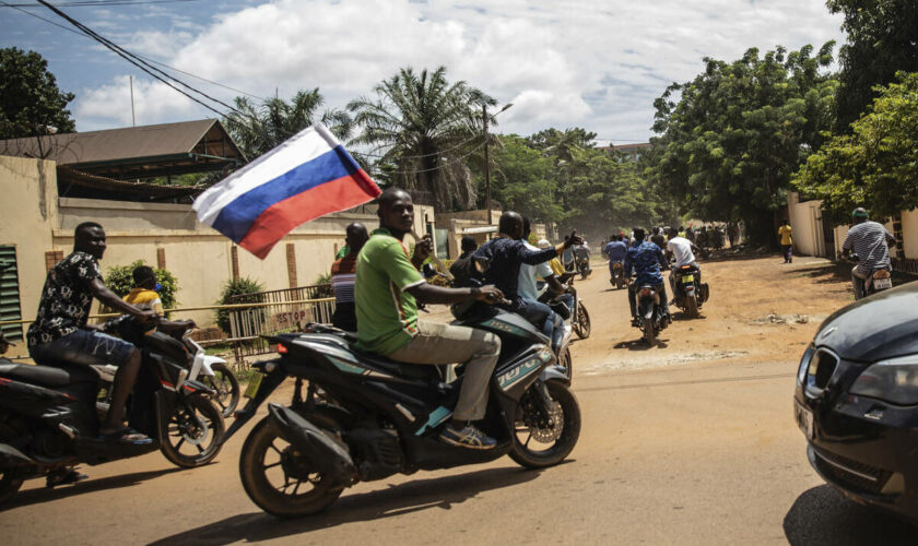 « Alors qu’en Occident, les ingérences russes visent à polariser l’opinion, en Afrique, la Russie cherche à discréditer les puissances occidentales »