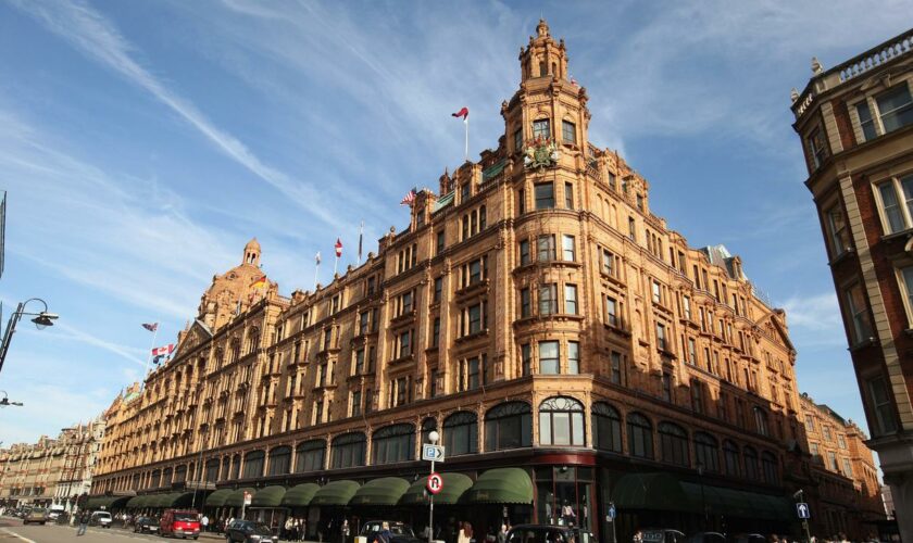 England: Britisches Kaufhaus Harrods entschuldigt sich bei misshandelten Frauen