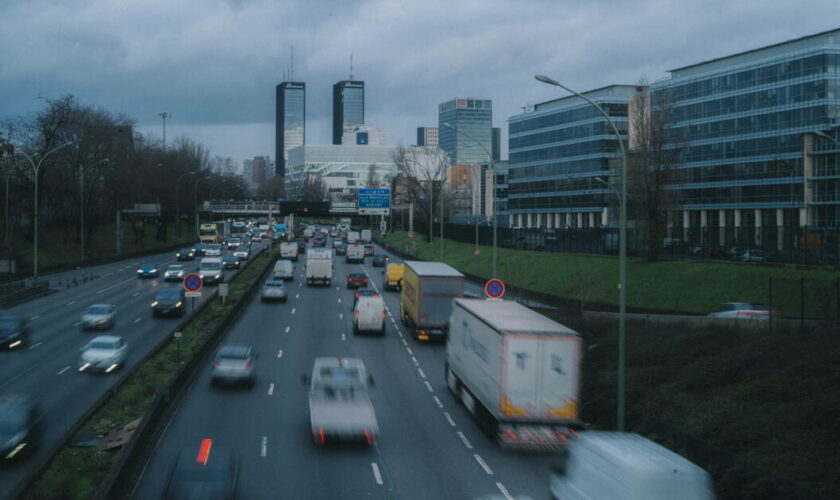 Périphérique de Paris à 50 km/h : l’argument de la pollution sonore et atmosphérique tient-il la route ?