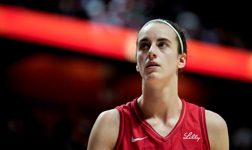 Caitlin Clark has security remove fan during WNBA playoff game