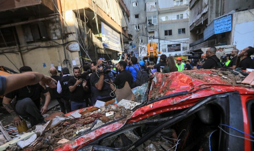 Sur les lieux d'une frappe israélienne dans la banlieue sud de Beyrouth, le 24 septembre 2024