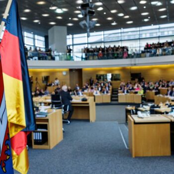 Thüringer Landtag: Jetzt live: Thüringer Landtag setzt konstituierende Sitzung fort