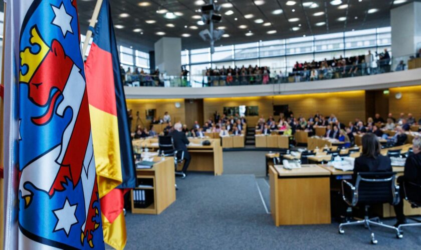 Thüringer Landtag: Jetzt live: Thüringer Landtag setzt konstituierende Sitzung fort