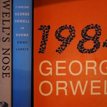 Un exemplaire du roman "1984" de George Orwell dans une librairie de Los Angeles le 25 janvier 2017