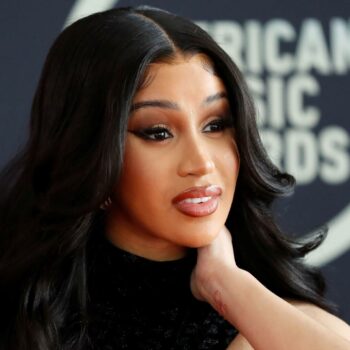 PSG-Rennes : Cardi B s’est ennuyée loin de la tribune ultra du PSG au Parc des Princes