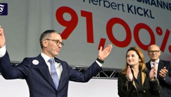 Vor der Parlamentswahl in Österreich: Aufregung um FPÖ-Politiker und Nazi-Lied